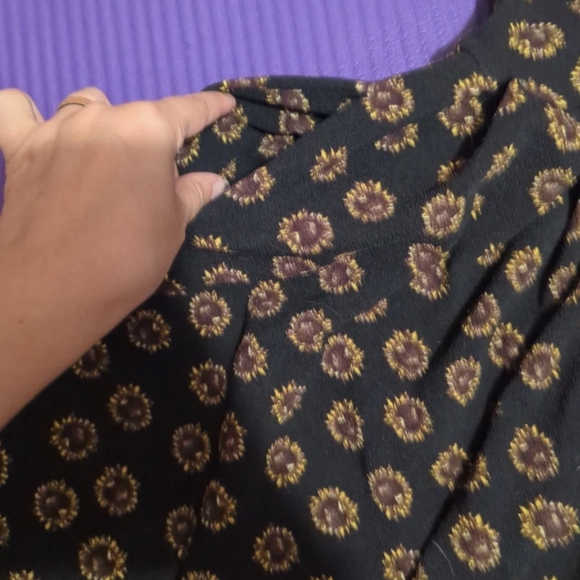 LuLaRoe Amelia XXS black with yellow flowers - Picture 4 of 10